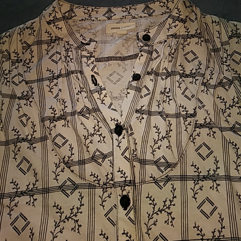 UO S button up - Picture 2 of 5